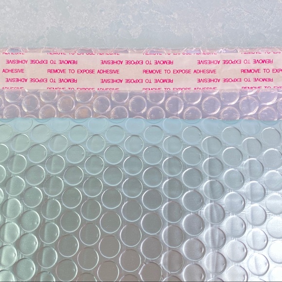 20 8.5X11 Holographic Bubble Mailers PRICE IS FIRM - Picture 7 of 8